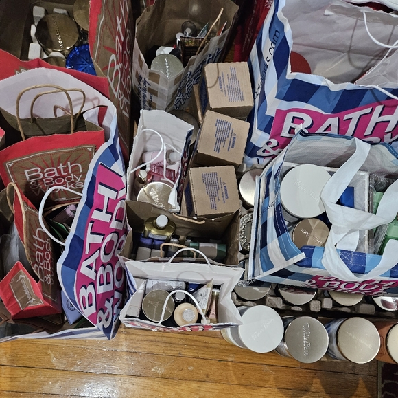 NWT! B&BW MYSTERY BOX-  3 ITEMS MINIMUM! UP TO 10 LBS!! - Picture 5 of 9